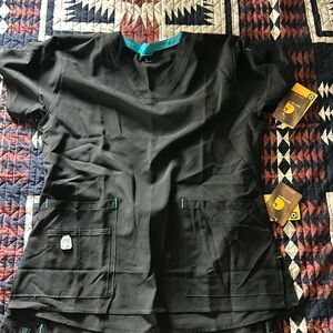 Carhartt Force scrub top NWT